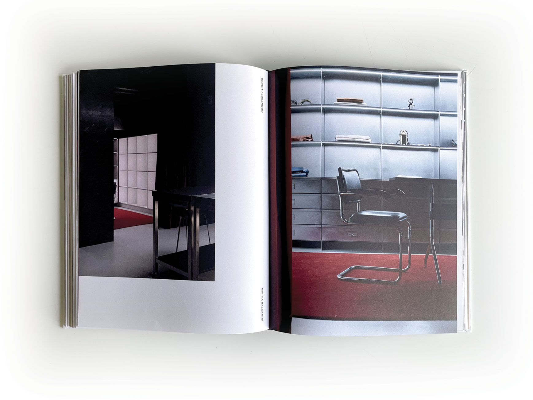 Art book published for the opening of “La Main” – featuring original works by 23 global artists.

Livre d’art publié pour l’ouverture de “La Main” – œuvres originales de 23 artistes du monde entier.