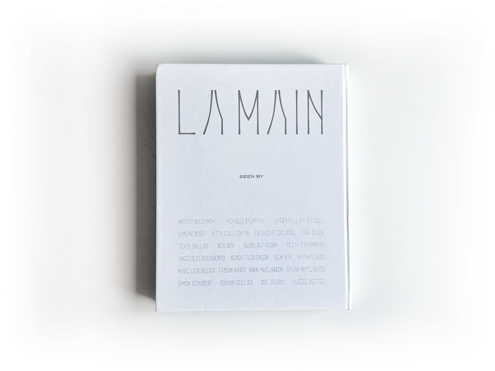 Art book published for the opening of “La Main” 

Livre d’art publié pour l’ouverture de “La Main”